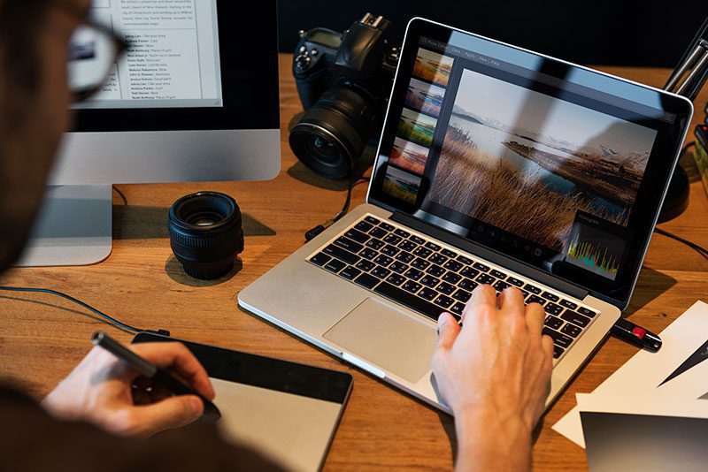 servizi video drone Editing video su un software professionale con effetti visivi avanzati produzione video e video promozionali publicitari mbi-solutions